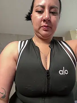 Abril_Luv Adlı Modelin Canlı XXX Sohbeti