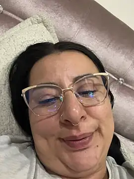 Abril_Luv Adlı Modelin Canlı XXX Sohbeti