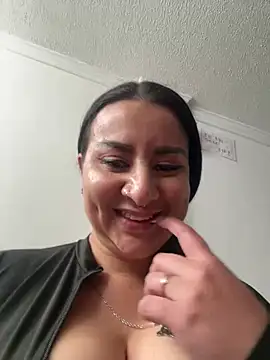 Abril_Luv Adlı Modelin Canlı XXX Sohbeti