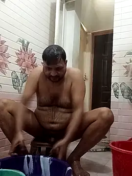 Show modela BROWN_INDIAN_DADDY na web-kameri