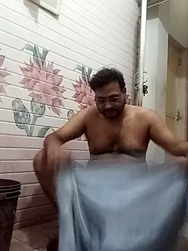 Pokazy przed kamerką – BROWN_INDIAN_DADDY