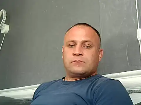 Afonya344: διαδικτυακό σόου στην κάμερα
