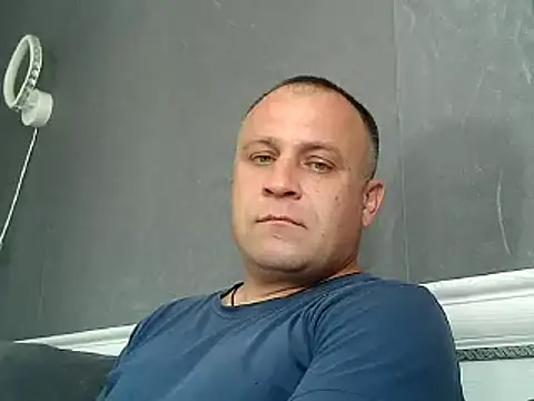 Afonya344: διαδικτυακό σόου στην κάμερα