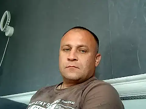 Afonya344: διαδικτυακό σόου στην κάμερα