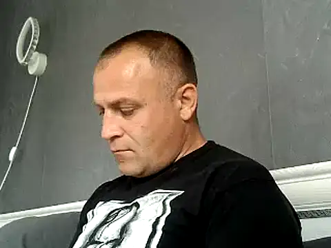 Afonya344: διαδικτυακό σόου στην κάμερα