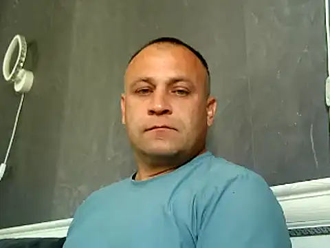 Afonya344: διαδικτυακό σόου στην κάμερα