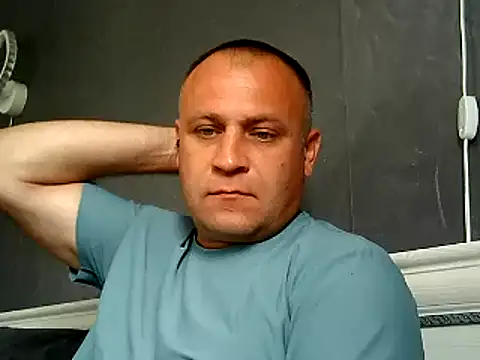 Afonya344: διαδικτυακό σόου στην κάμερα