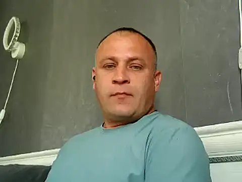 Afonya344: διαδικτυακό σόου στην κάμερα