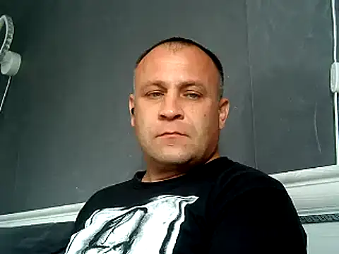 Afonya344: διαδικτυακό σόου στην κάμερα