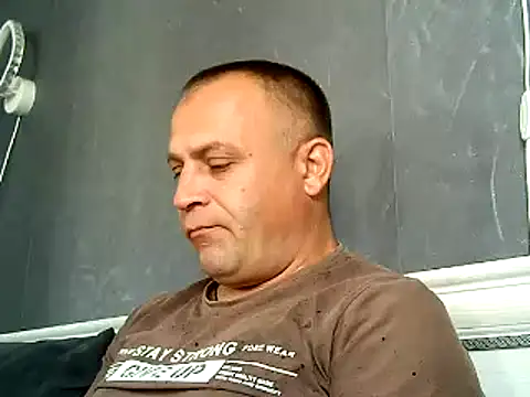 Afonya344: διαδικτυακό σόου στην κάμερα