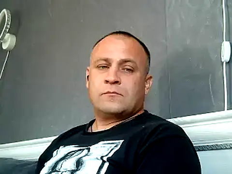 Afonya344: διαδικτυακό σόου στην κάμερα
