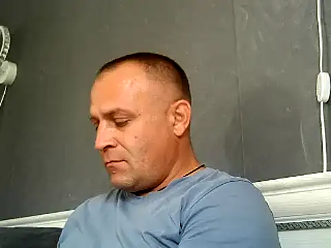 Afonya344: διαδικτυακό σόου στην κάμερα