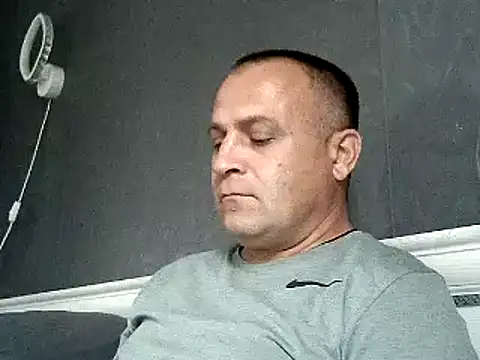 Afonya344: διαδικτυακό σόου στην κάμερα