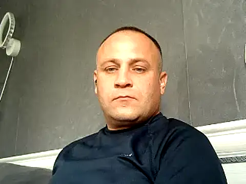 Afonya344: διαδικτυακό σόου στην κάμερα