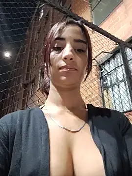 karolyne_babee live XXX chat