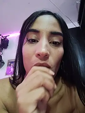 karolyne_babee's Live Chat Room