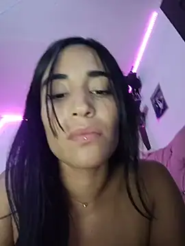 karolyne_babee webkamerás műsora
