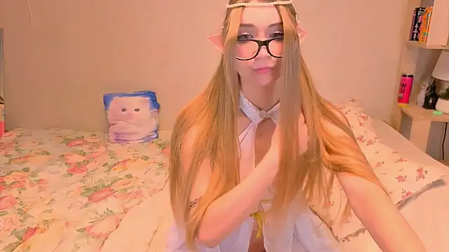 ShyBerryNelly's Live XXX Chat