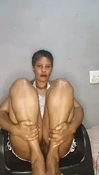 צ'אט XXX בשידור חי של RoaringQueenX