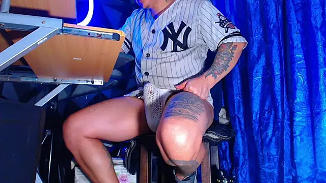 MONSTER_COCK_ Show in webcam