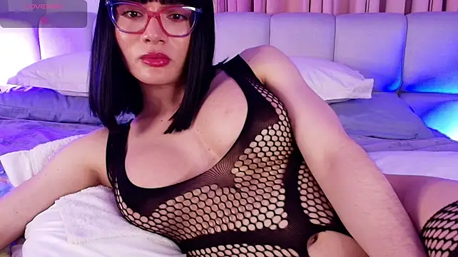 sweetieluna01 Show in webcam