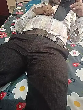 adicma123 Show in webcam