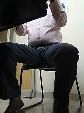 adicma123: διαδικτυακό σόου στην κάμερα