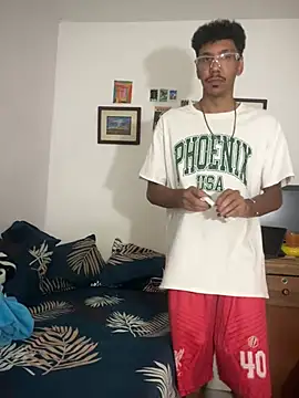 הופעת וובקאם של NiggaBigDick0211