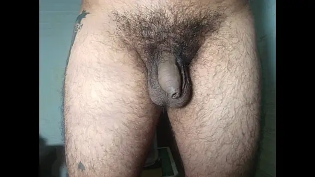 Show modela Uncut_Hairy_Dick na web-kameri