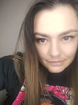 XXX chat uživo modela KrissSexi