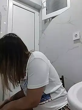 Chat +18 de KrissSexi ao vivo