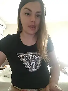 KrissSexi Adlı Modelin Canlı XXX Sohbeti
