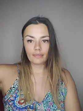 Chatroom XXX en direct de KrissSexi