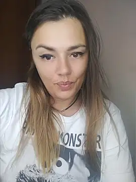 KrissSexi Adlı Modelin Canlı XXX Sohbeti