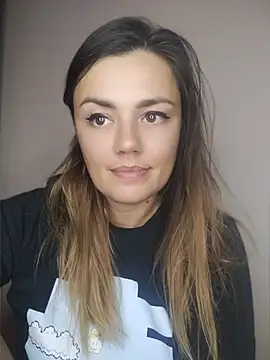 Chat +18 de KrissSexi ao vivo