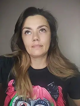 צ'אט XXX בשידור חי של KrissSexi
