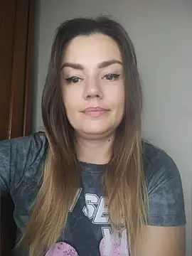 XXX chat uživo modela KrissSexi