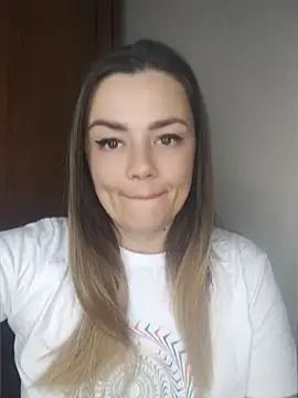 צ'אט XXX בשידור חי של KrissSexi