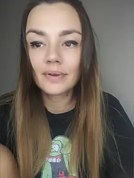 XXX chat uživo modela KrissSexi