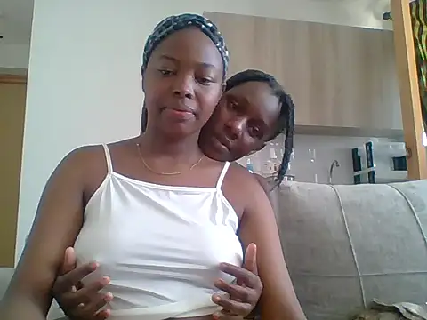 nserine Live XXX-Chat