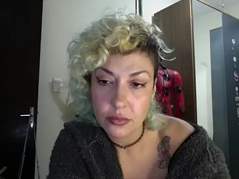 MariLouM's Live XXX Chat