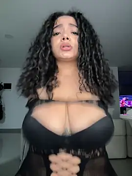 Curlyierr's Webcam Show