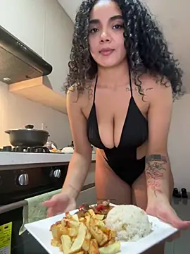 Curlyierr Chat XXX live