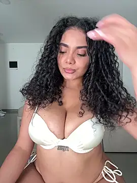Curlyierr – Naživo XXX chat
