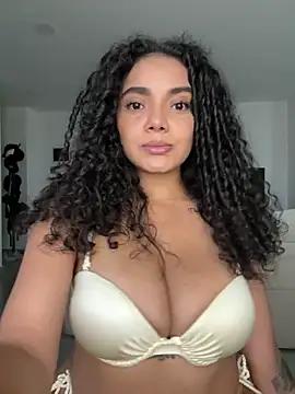 Curlyierr's Webcam Show