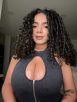 Curlyierr Adlı Modelin Web Kamerası Şovu