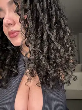 Pokazy przed kamerką – Curlyierr