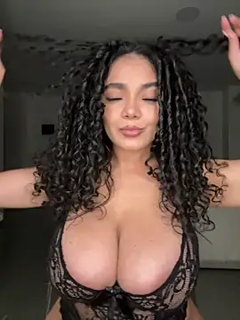 Curlyierr's Webcam Show