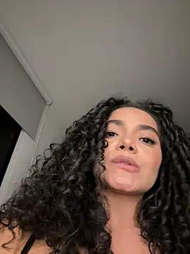 Curlyierr's Webcam Show