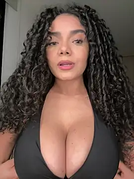 Curlyierr's Webcam Show